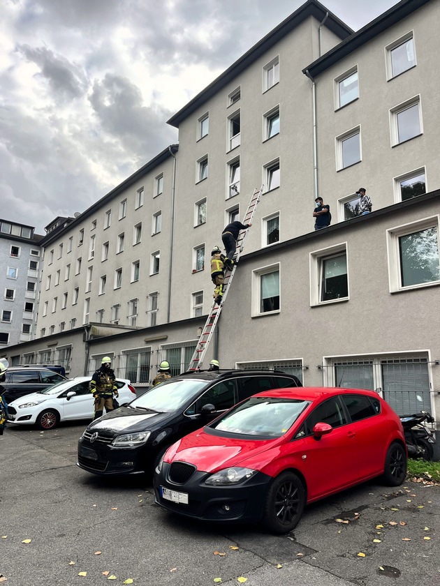 FW-E: Kellerbrand im Essener Stadtkern - Brandrauch breitet sich in mehreren Gebäuden aus