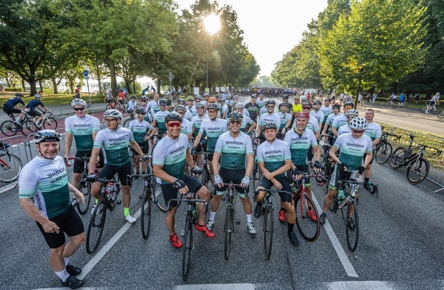 Skoda Auto Deutschland GmbH: Škoda offizieller Partner der ADAC Cyclassics Hamburg bei Profi- und Jedermann-Rennen