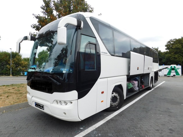 POL-VDKO: Reisebus aus Südosteuropa wegen erheblicher Mängel und fehlender Ruhezeit aus dem Verkehr gezogen