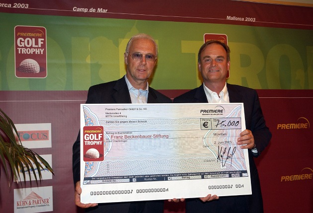 75.000 Euro für Franz-Beckenbauer-Stiftung bei 1. Premiere Golf Trophy / Prominenz aus Wirtschaft und Sport schlug auf Mallorca ab / Erstes Turnier für Andreas Möller