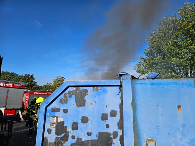 FW-ROW: Containerbrand beschäftigt Feuerwehren