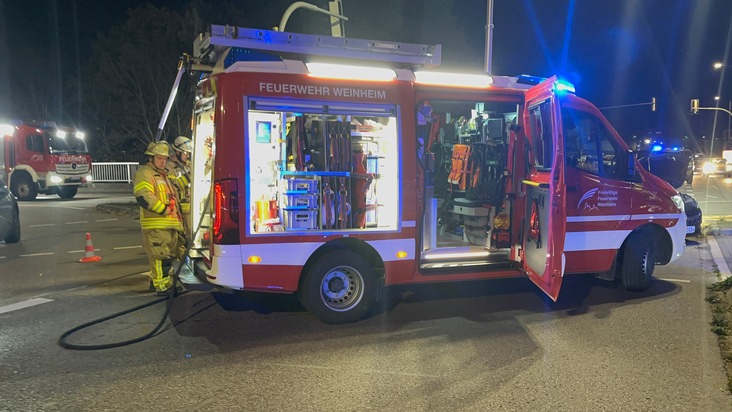 FW Weinheim: Verkehrsunfall am Abend auf der Mannheimer Straße