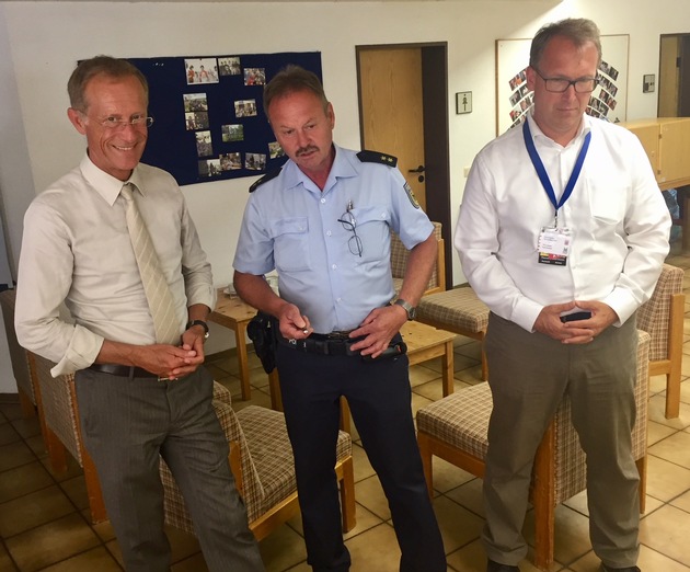 BPOL-KS: Staatsminister Wintermeyer besucht Hessentagswache der Bundespolizei