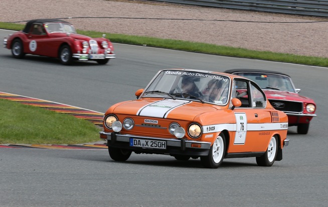 5. ADAC Sachsenring Classic: SKODA mit 21 Fahrzeugen vor Ort beim Vollgasfestival (FOTO)