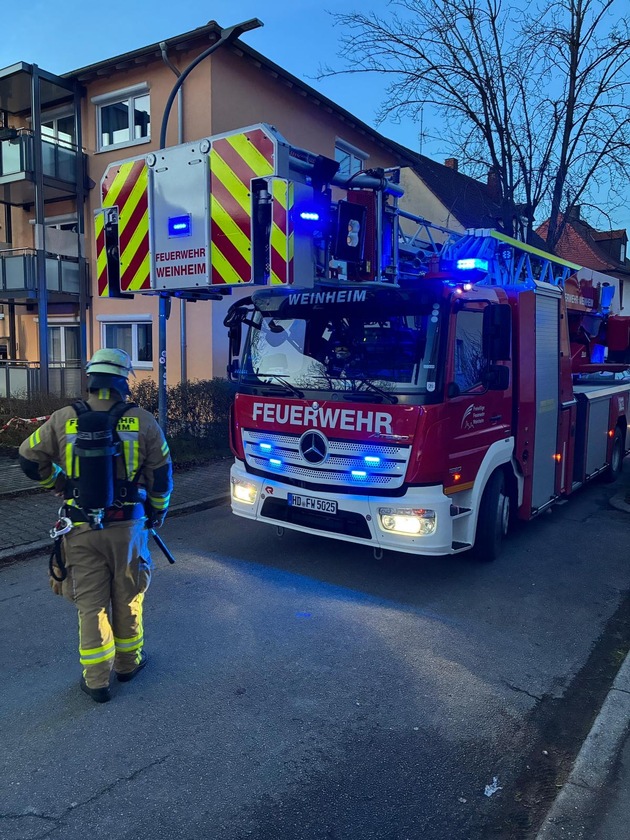 FW Weinheim: Brandgeruch in Mehrfamilienhaus l&ouml;st Feuerwehreinsatz aus