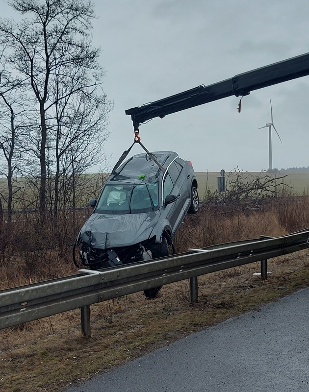 POL-HI: Alleinbeteiligt von der Autobahn abgehoben