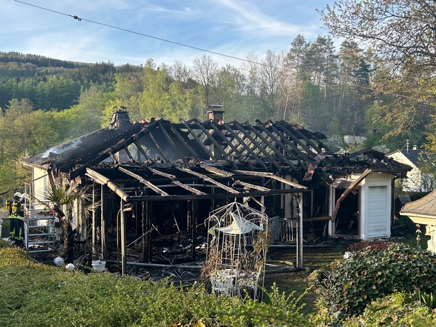 FW-OE: Dachstuhlbrand in Meggen