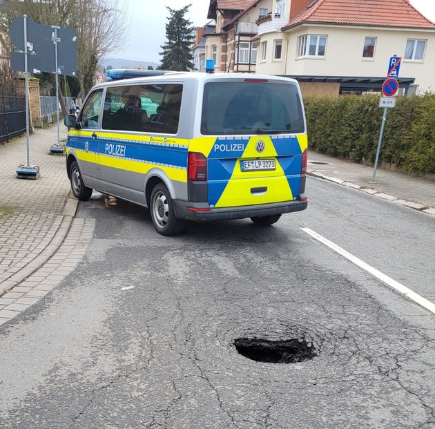 LPI-NDH: Ergänzungsmeldung: Erdloch im Kreuzungsbereich