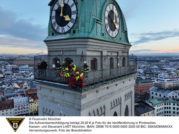 FW-M: Notfallrettung am Alten Peter (Altstadt)