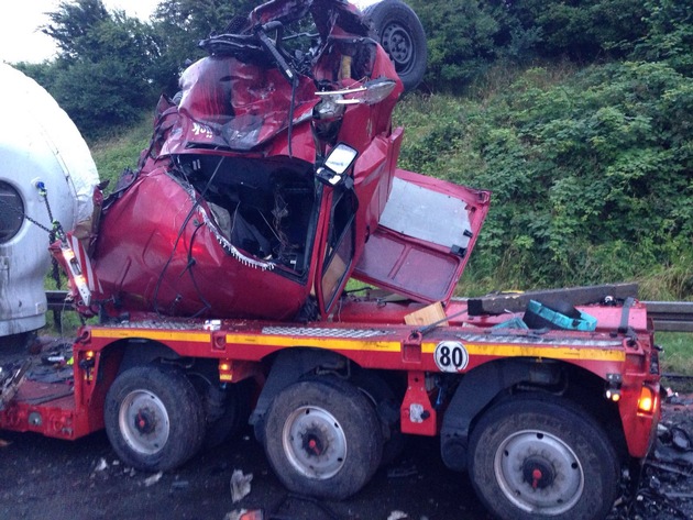 FW-DO: Außergewöhnlicher Unfall mit mehreren Verletzten und hohem Sachschaden