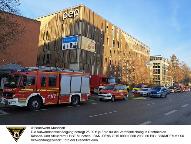 FW-M: Stundenlanger Einsatz durch Wasserschaden (Neuperlach)