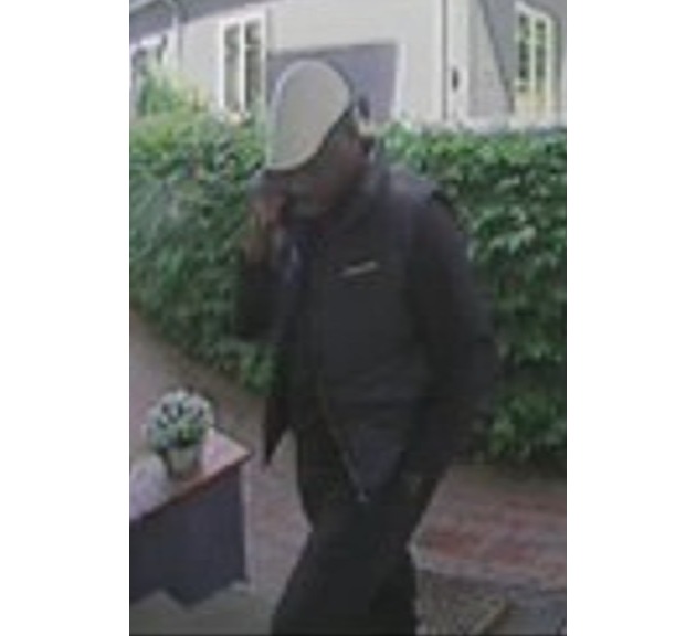 POL-HH: 260819-2. Öffentlichkeitsfahndung nach einem Betrugsdelikt in Hamburg-Groß Borstel