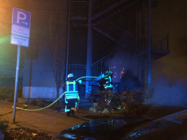 FW-EN: Drei Kleinbrände in Hattinger Innenstadt am Samstagabend