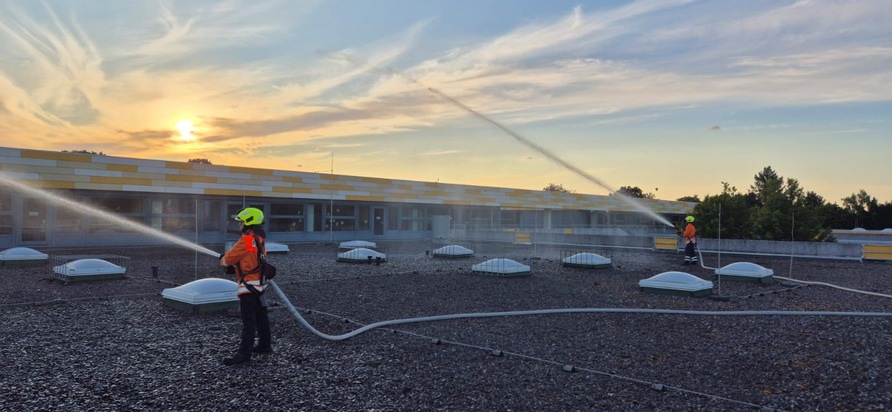 FW Wathlingen: Ausbildungsdienst der Ortsfeuerwehr Wathlingen: FwDV 1 &amp; 3 im Fokus