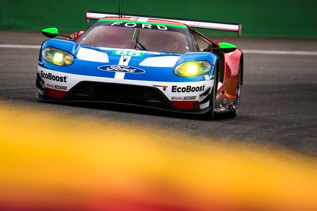 Die Ford GT-Piloten Andy Priaulx und Harry Tincknell kämpfen in Bahrain um den WM-Titel