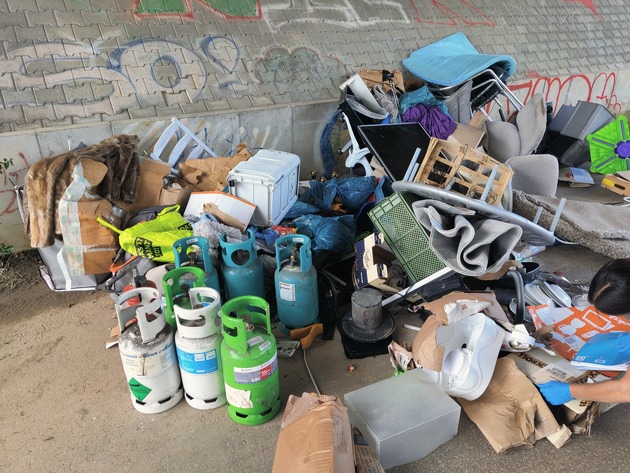 POL-LB: Schwieberdingen: Illegale Müllablagerung