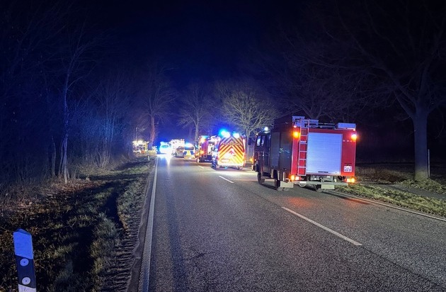 FW-SE: Schwerer Verkehrsunfall mit zwei verletzten Personen