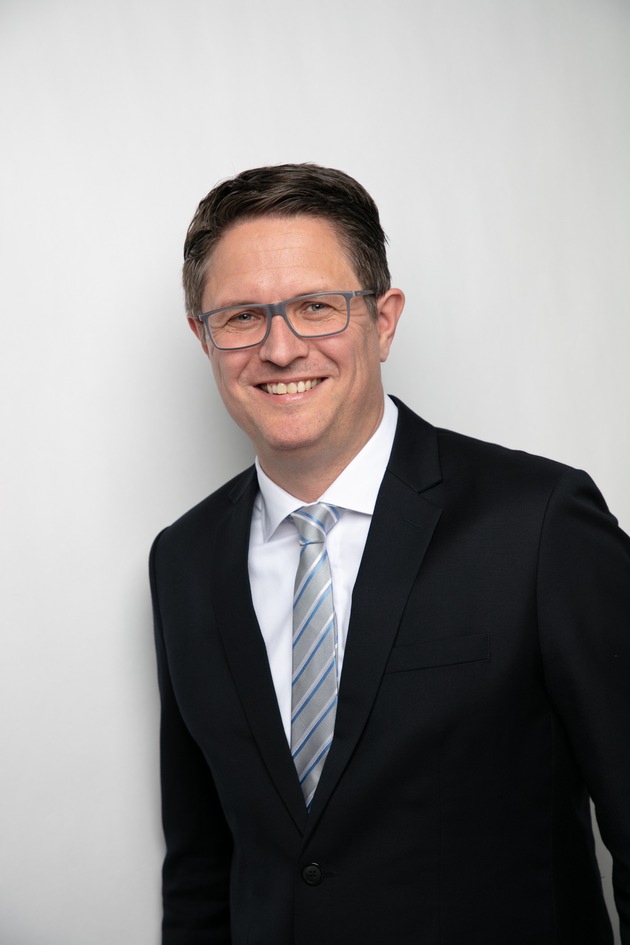 ADAC komplettiert Geschäftsführung und Vorstand / Dr. Dieter Nirschl wird Geschäftsführer des ADAC e.V. / Jörg Helten übernimmt Vorstandsposten in der ADAC SE