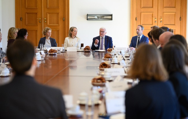 Bundespr&auml;sident Steinmeier &uuml;ber Lokalzeitungen: "Ganz wichtiges St&uuml;ck Heimat" - Tag des Lokaljournalismus