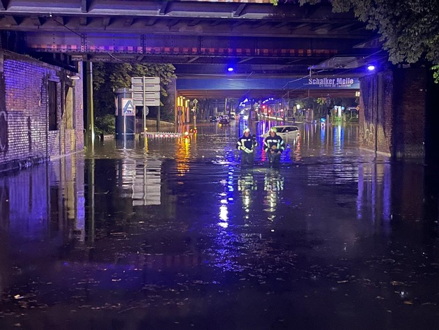 FW-GE: Überschwemmungen durch Unwetter in Gelsenkirchen