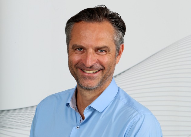 Gerhard Burits übernimmt neue Rolle bei der ELATEC Gruppe / RFID-Spezialist ELATEC: Neues Führungsduo mit langjähriger Erfahrung