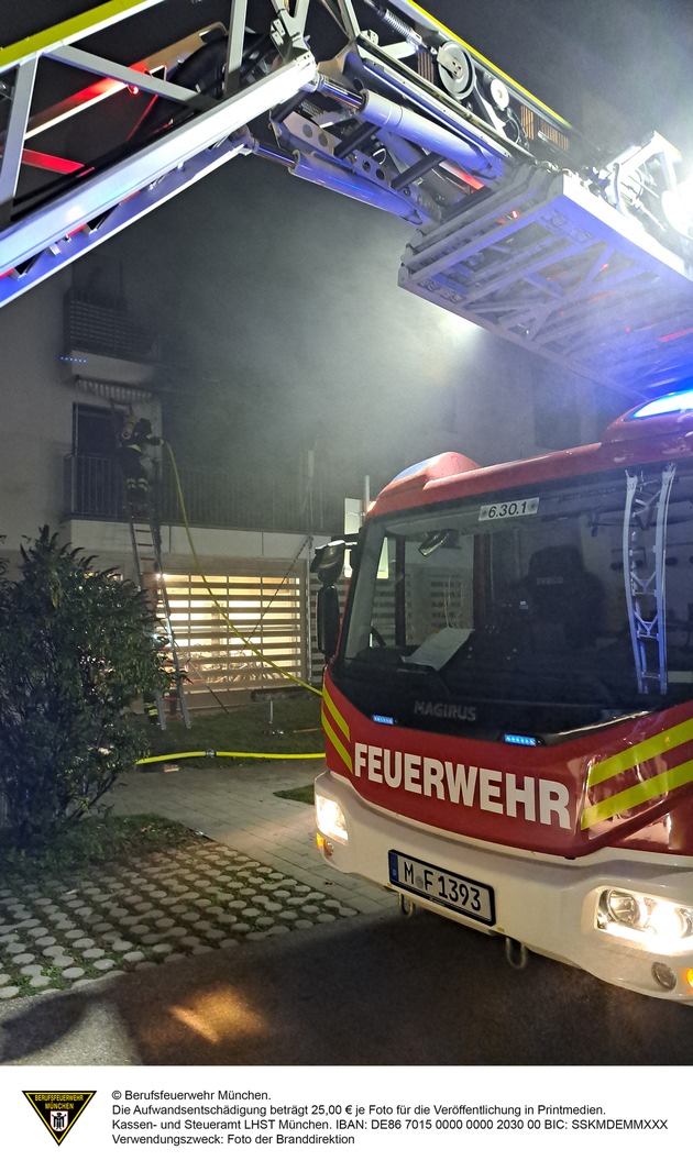 FW-M: Flammen auf dem Balkon (Aubing)