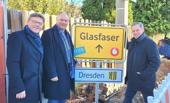 Glasfaser für rund 60.000 Haushalte  OXG und Vodafone starten Glasfaserausbau in Dresden