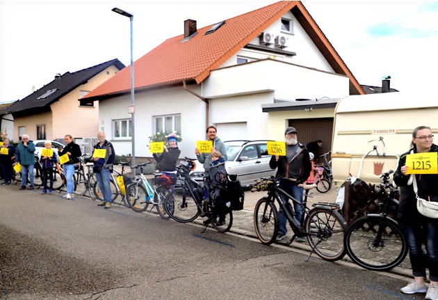 Gemeinde Kronau übernimmt RID-Weltrekord von Berlin und erzielt die »längste statische Fahrrad-Schlange«