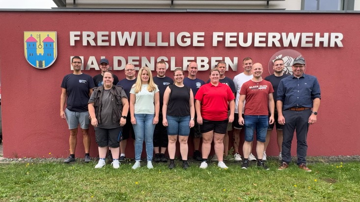 FW Helmstedt: Führungskräfte der Ortsfeuerwehr Helmstedt bilden sich in Haldensleben fort