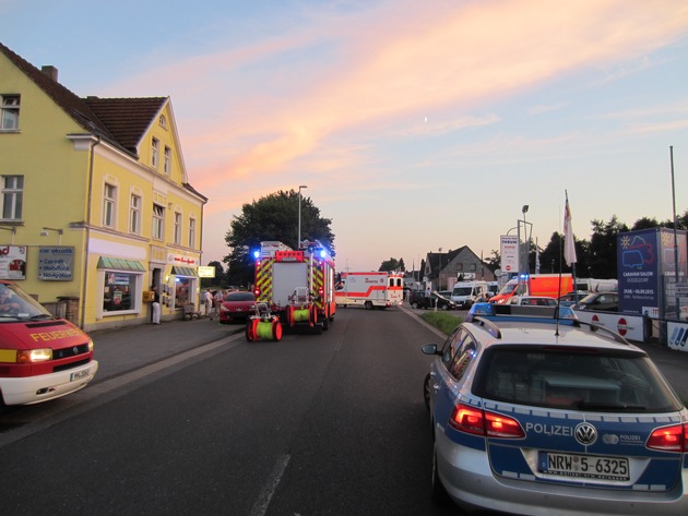 FW-MH: Verkehrsunfall Kölner Straße mit mehreren Verletzten