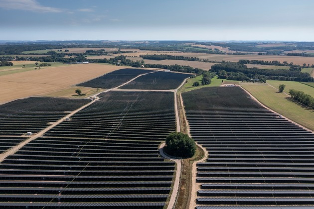 Anspruchsvoller 54-MW-Solarpark in Kleinschirma in Betrieb