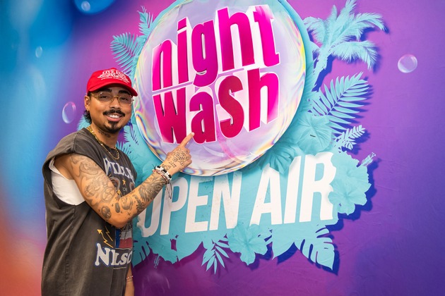 Heute bei RTLZWEI: 25 Jahre &quot;NightWash&quot;- Die Kult-Comedy-Show feiert Geburtstag