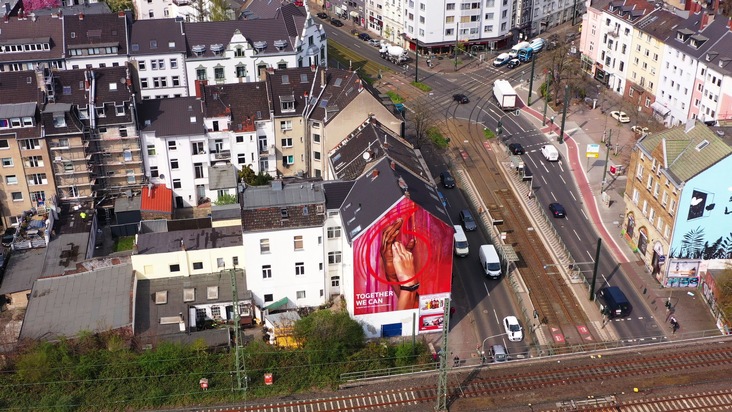 Straßenkunst hilft Straßenkindern: Vodafone verknüpft Markenaktion mit gutem Zweck