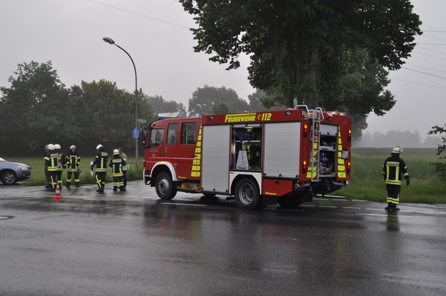 FW-KLE: Brand einer Hochspannungsleitung / Unterstützung Rettungsdienst - Zwei Einsätze für die Freiwillige Feuerwehr Bedburg-Hau