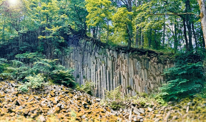 PM der TTG 57-2023 Rhön begeistert: Doppelte Anerkennung für Thüringer Natur und Wanderwege