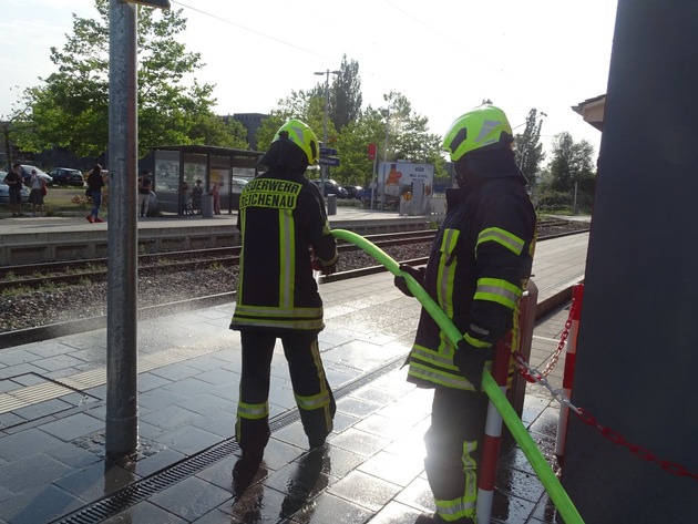 FW Reichenau: Bahnunfall - Person von Zug erfasst, Bahnhof, Reichenau-Lindenbühl, 23.07.2023
