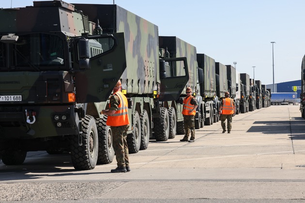 Zeitenwende in der Logistik: Mobile Logistiktruppen der Bundeswehr in neuer kriegstüchtiger Struktur / Logistikbataillone werden Regimentern unterstellt