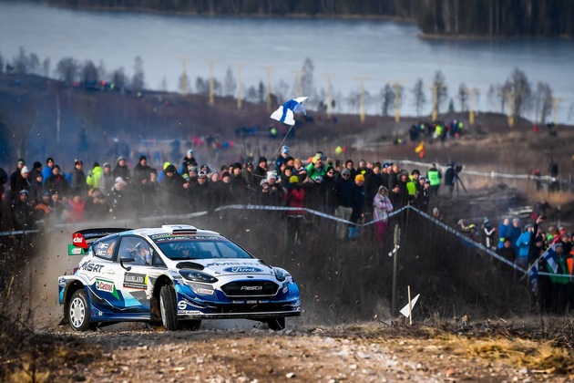 M-Sport Ford belegt bei schwieriger Rallye Schweden die Plätze fünf und acht