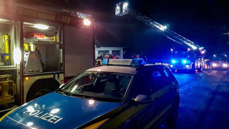 POL-HM: Mobiltelefon löst Feuer in Wohnung aus