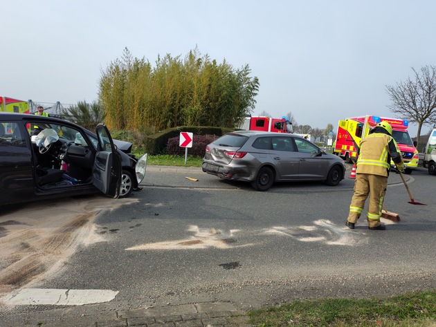 FW Gangelt: Vier Verletzte bei Verkehrsunfall in Gangelt