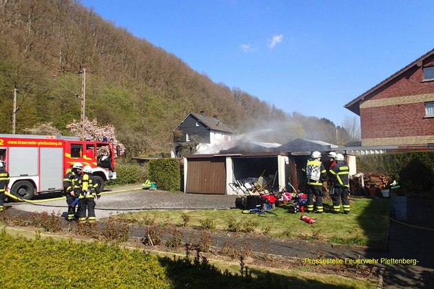 FW-PL: Schuppenbrand in Plettenberg Ohle