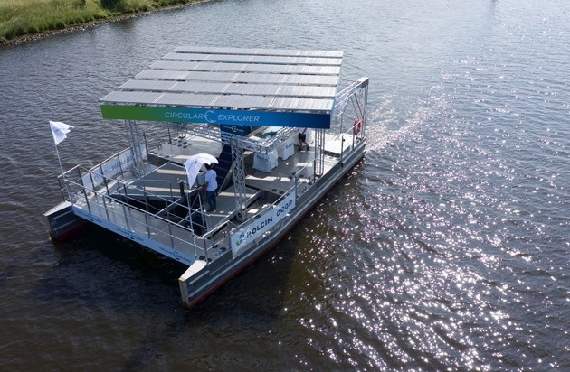 One Earth - One Ocean: Neue Waffe im Kampf gegen den Plastikmüll / Solarstrom-betriebenes Müllsammelschiff "Circular Explorer" in Hamburg getauft