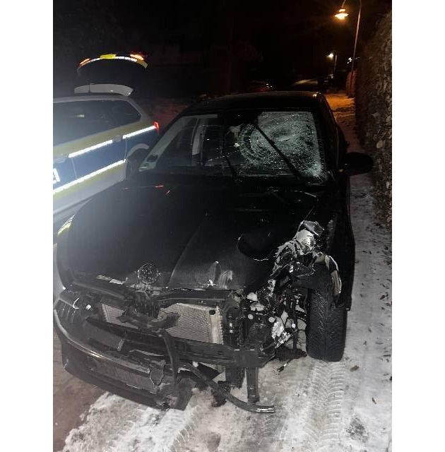 POL-STD: Unbekannter Autofahrer verursacht Unfall auf dem Ottensener Weg in Buxtehude mit hohem Sachschaden und flüchtet - Polizei sucht Zeugen