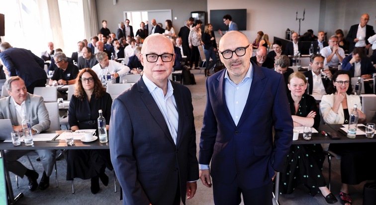 dpa Deutsche Presse-Agentur GmbH: dpa-Gruppe 2024 mit moderatem Umsatzrückgang, Kerngesellschaft zeigt Wachstum und stabilen Gewinn - Erfolgreiche Investitionen in KI-Kompetenz