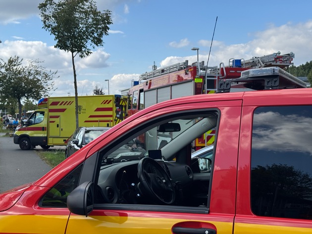 FW Dresden: Verkehrsunfall mit mehreren leicht verletzten Personen