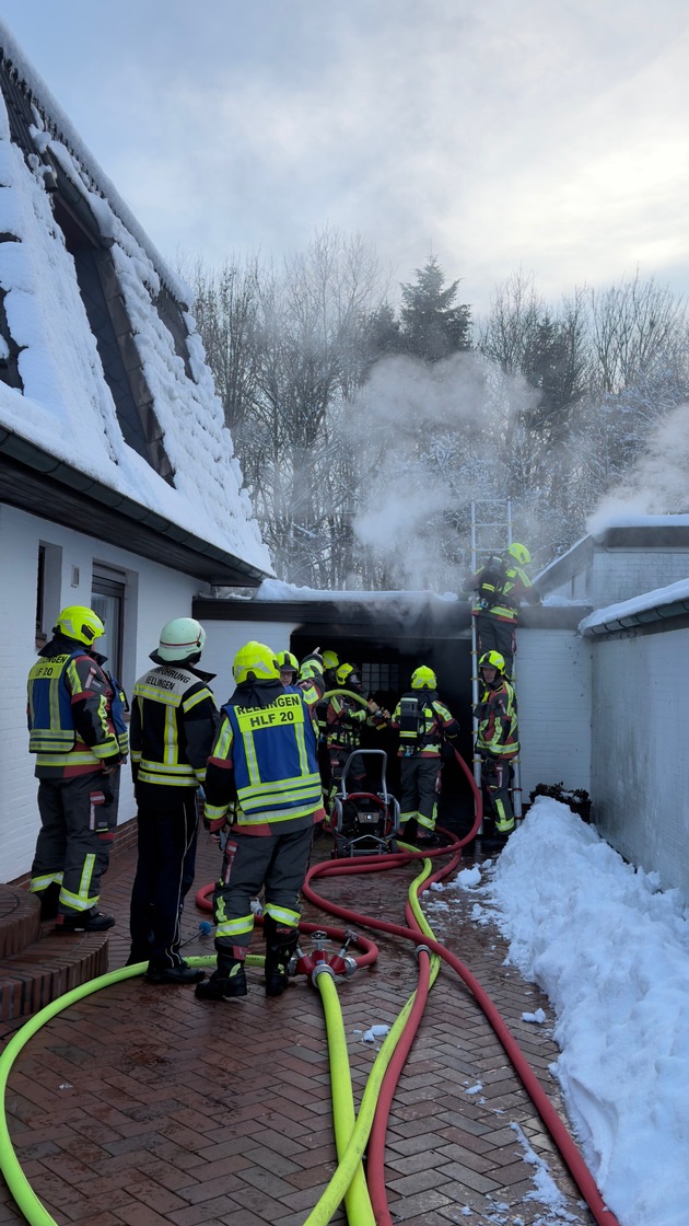 FW-PI: Vollbrand einer Garage: Feuerwehren aus Rellingen und Egenb&uuml;ttel im Einsatz