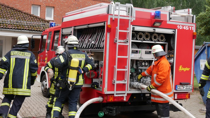 FW Celle: Feuer in einem Wohn- und Pflegeheim in Altencelle