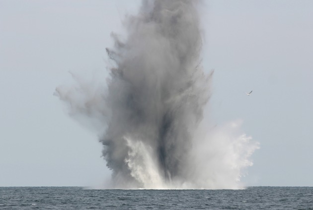 Marine: Minensprengung durch deutsches Marineschiff