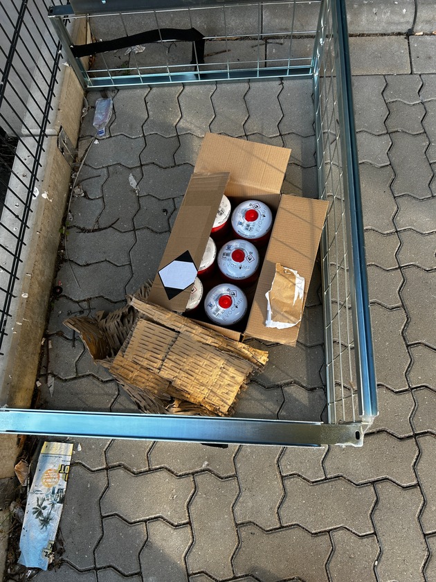 FW-ROW: Gasaustritt aus Paket beim Postverteilzentrum Zeven