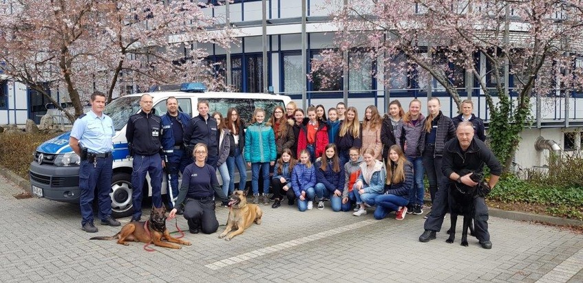 BPOL NRW: Girls&#039; Day bei der Bundespolizeiinspektion Kleve und im Bundespolizeirevier Kempen